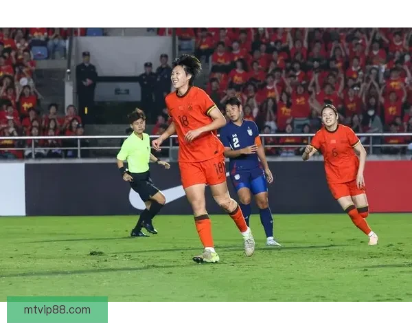 中国女足5比1大胜泰国女足邵子钦帽子戏法张馨轰超级世界波